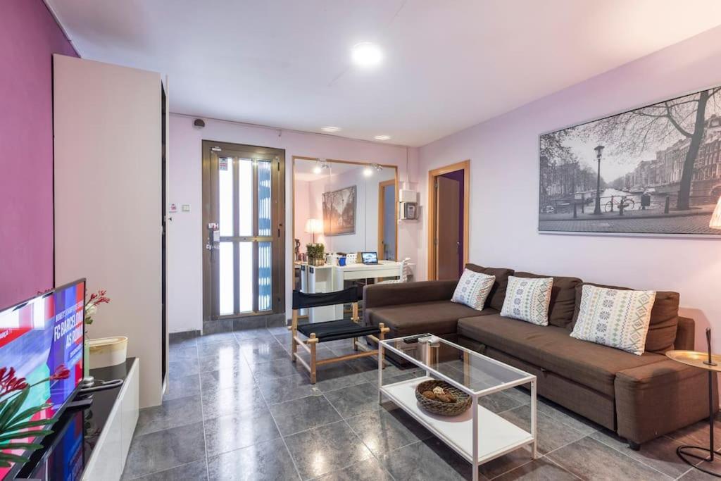 Subway Station Apartment Near Camp Nou L’Hospitalet de Llobregat Zewnętrze zdjęcie